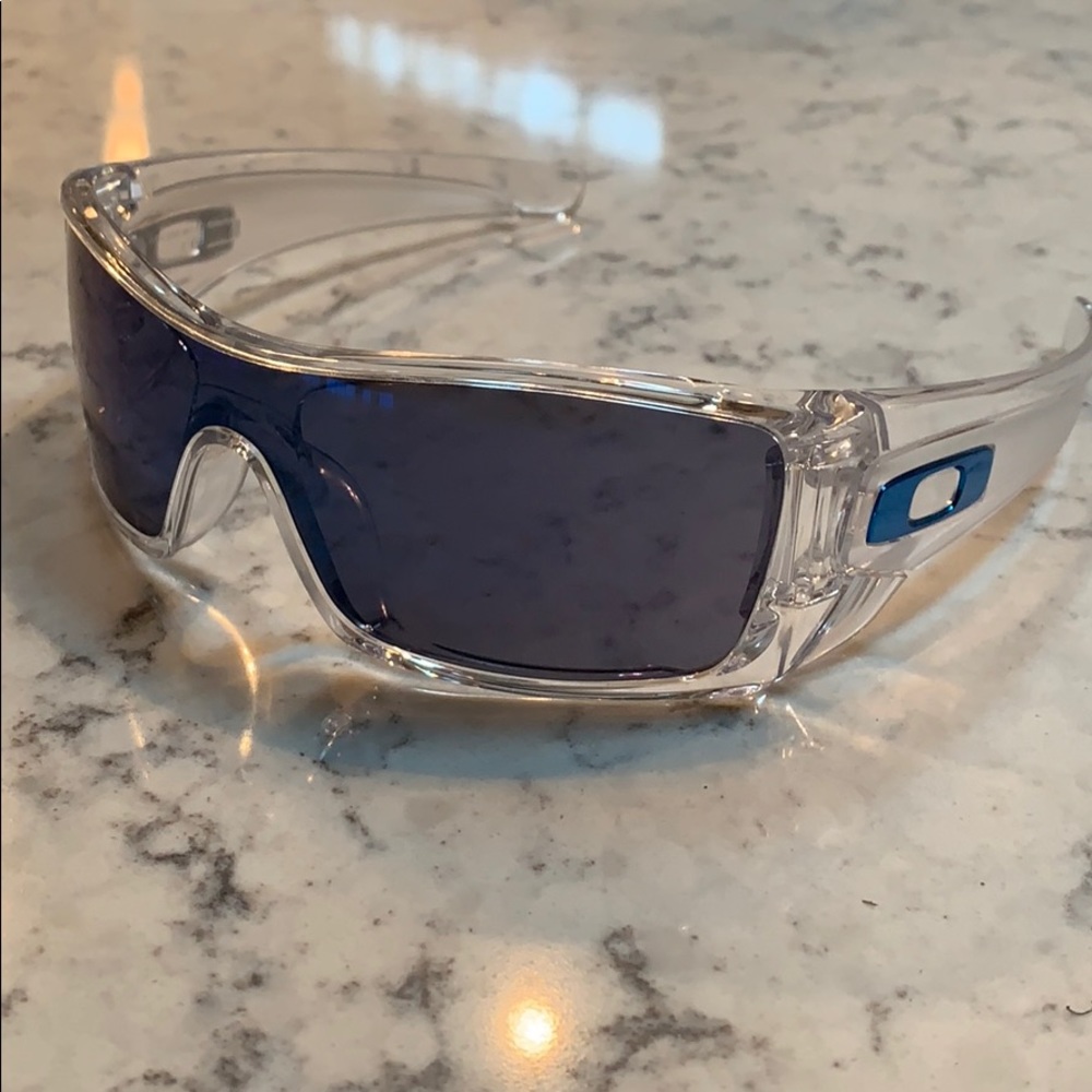 Like new Oakley’s Batwolf sunglasses